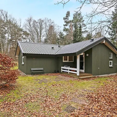 6 Person In Frederiksvaerk-by Traum